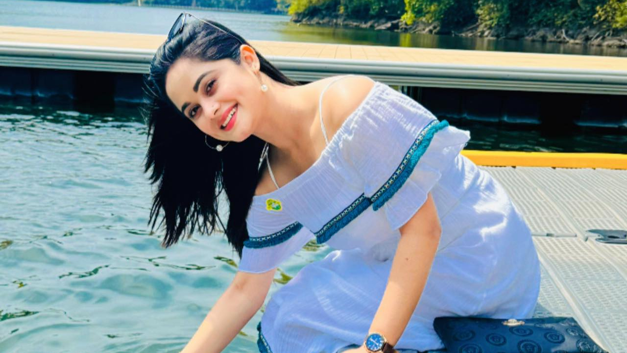 অভিনয়ে নিজের জায়গা খুঁজছে সামান্তা