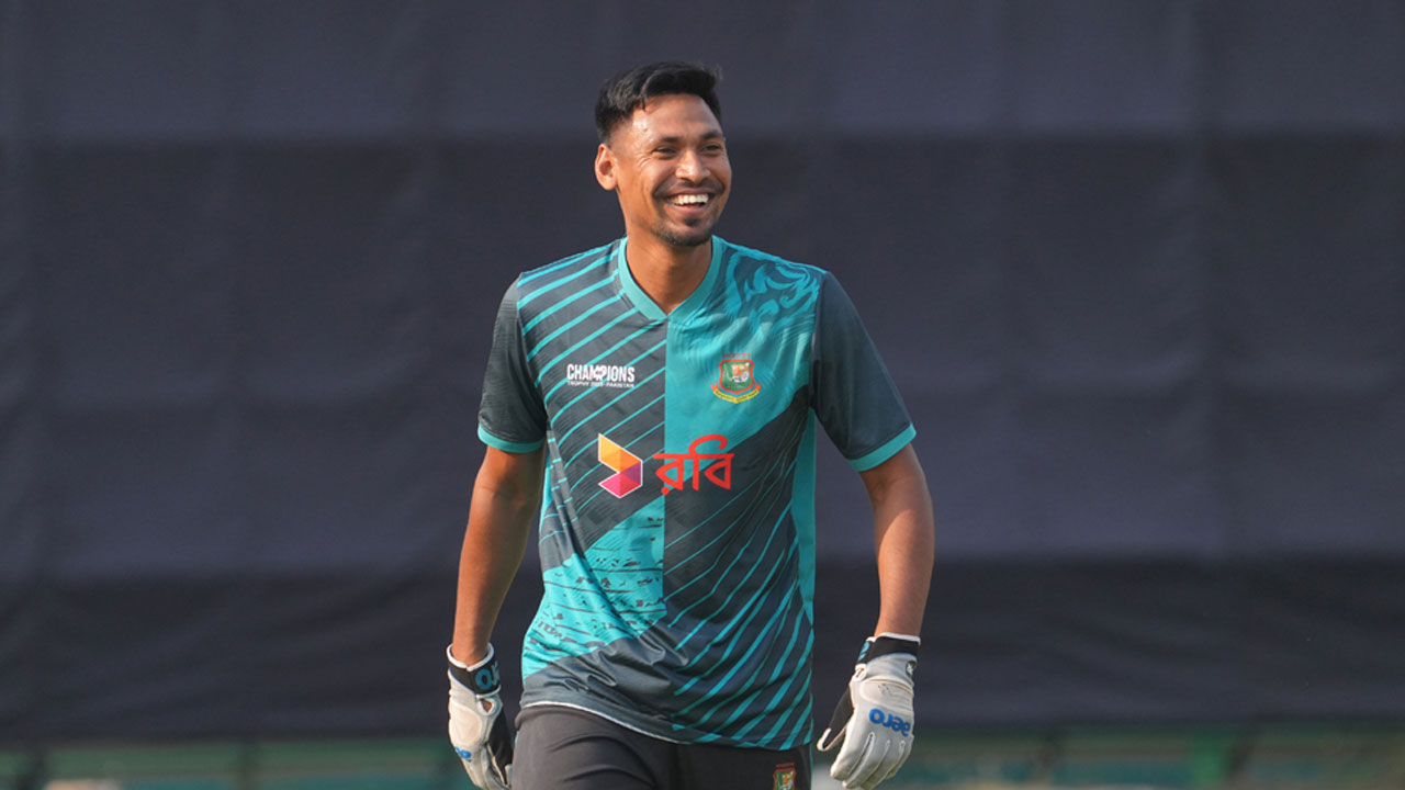 লাহোর কালান্দার্সে ফিরলেন মুস্তাফিজ