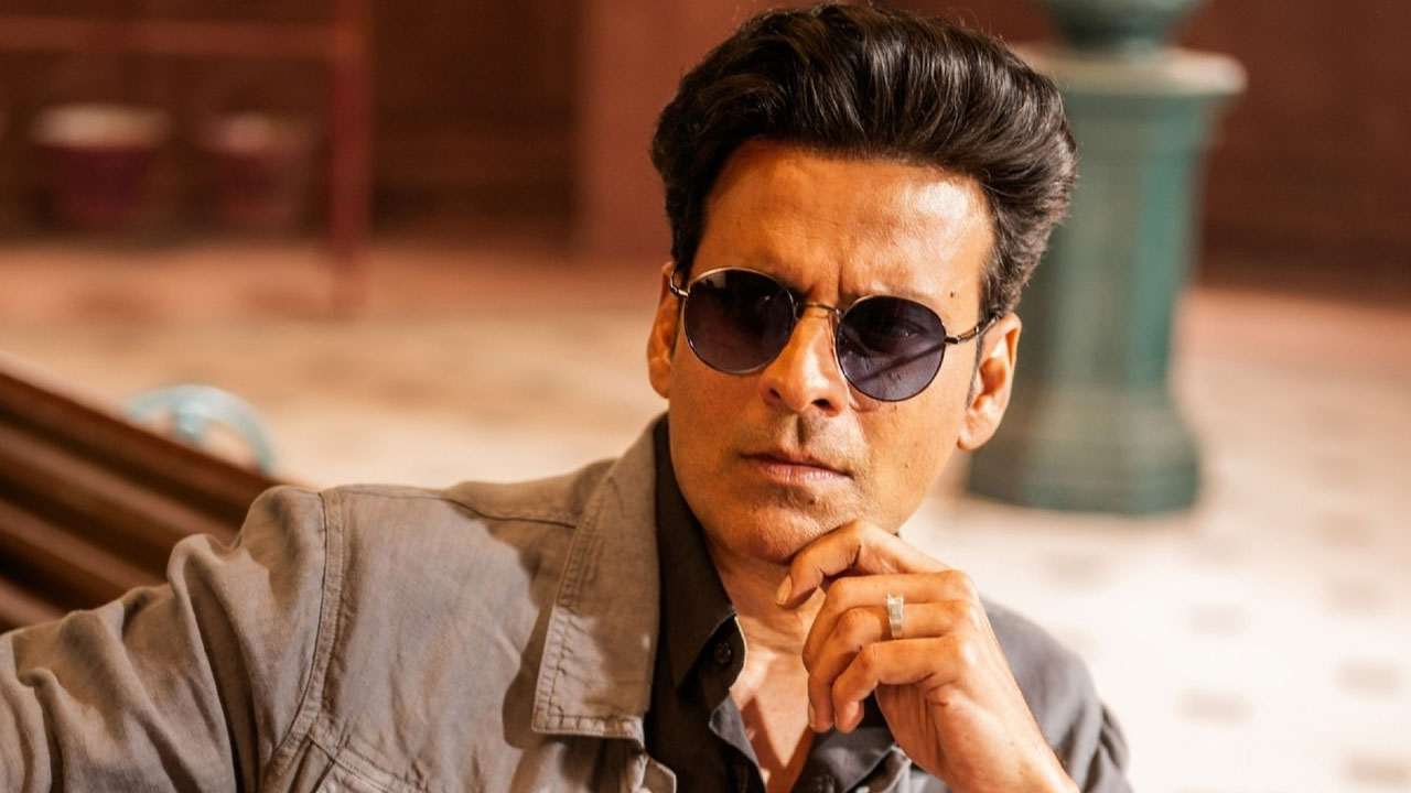 ‘ঘুষখোর পণ্ডিত’ নাম ঘিরে বিতর্কে মনোজ