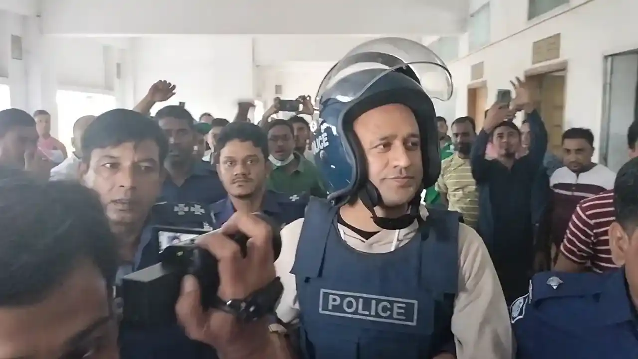 কারাগার থেকেই নির্বাচনে অংশ নিতে চান ব্যারিস্টার সুমন